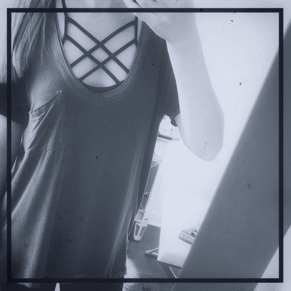 SOLD OUT // Mini Mesh Criss-Cross Sports Bra - Picture 3 of 6