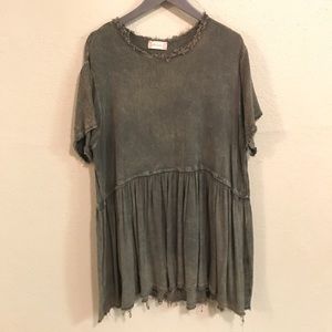 Green Altar'd state blouse. Size L.