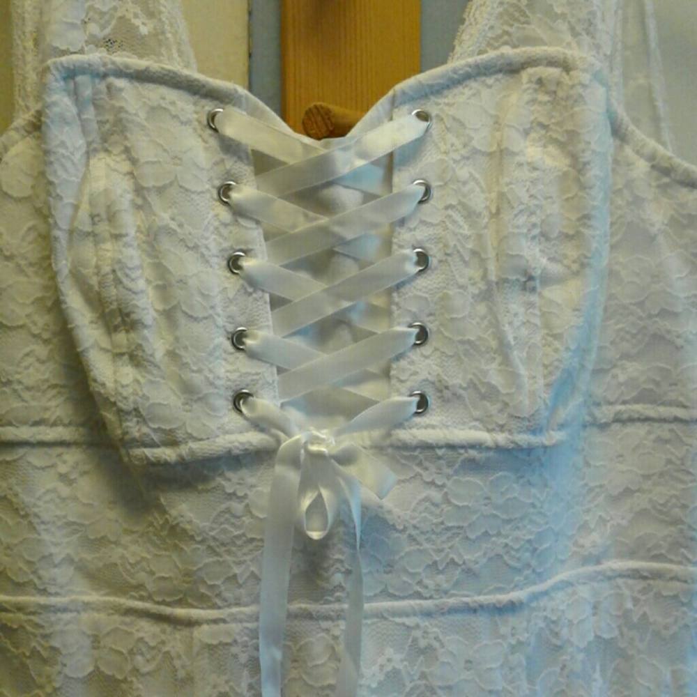 Dress - Picture 2 of 5