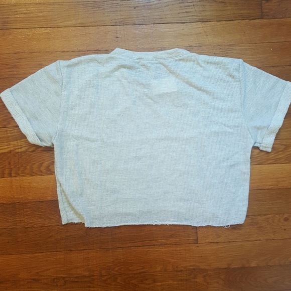 Fashion Nova Distressed crop top - Picture 3 of 5