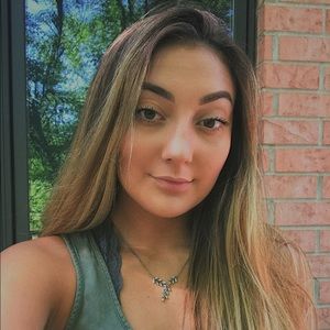 Meet your Posher, Hailey