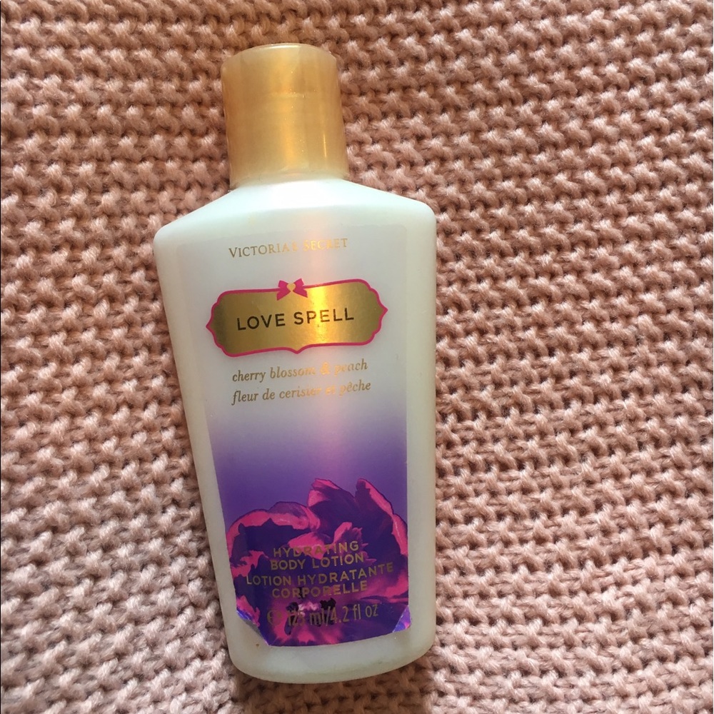 VS Love Spell lotion
