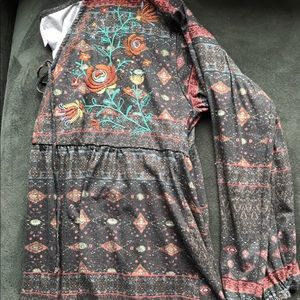 Maurice's Flowy Long Sleeve Embroidered shirt sz 1