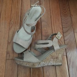 Nude wedge sandles