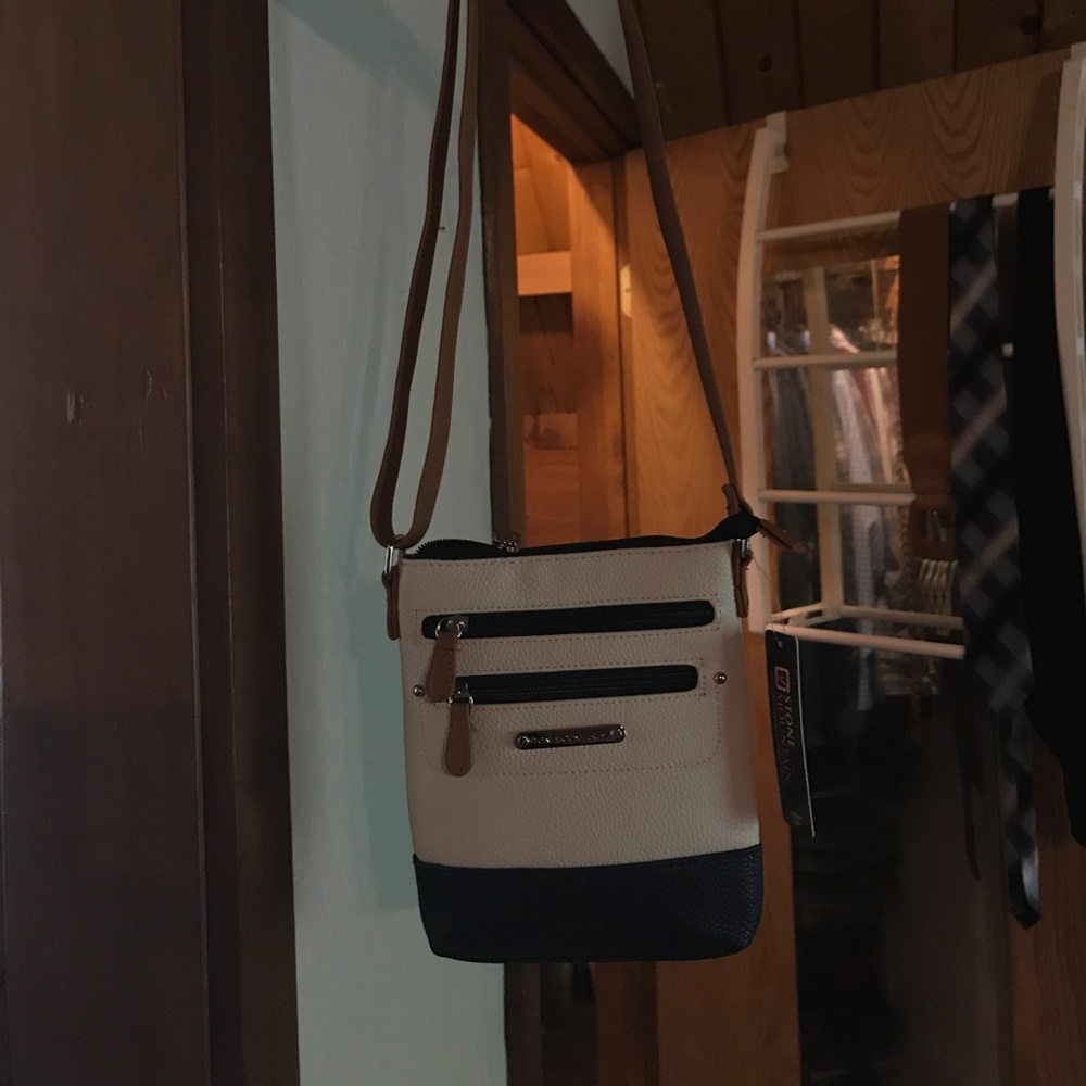 Stone Mountain real leather purse