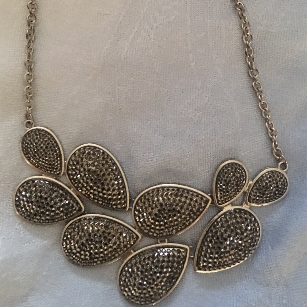 Studded leaf statement necklace - charcoal gray