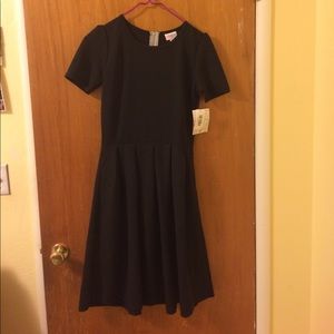 NWT BLACK LuLaRoe Amelia size small