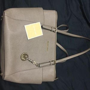 MK handbag, gently used, great condition.