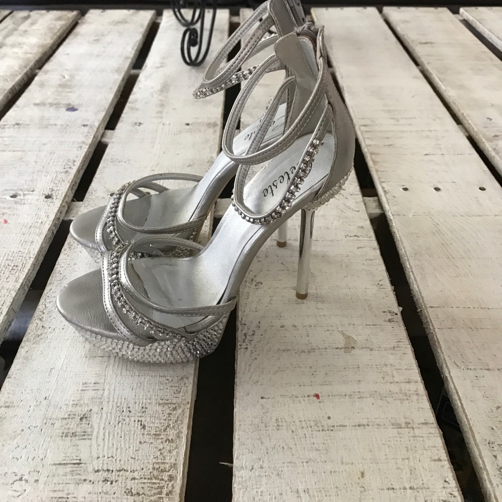 Super cute blingy stilettos size 7 1/2 worn once