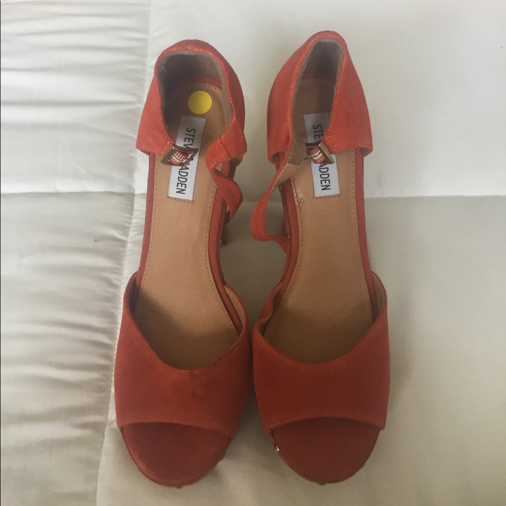Steve Madden orange suede heels