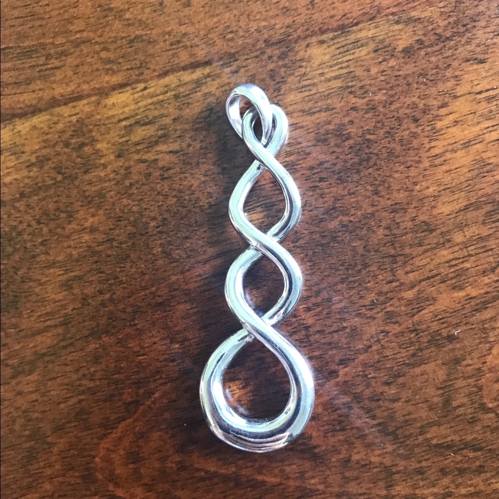 NWOT Lia Sophia Figure 8's Pendant