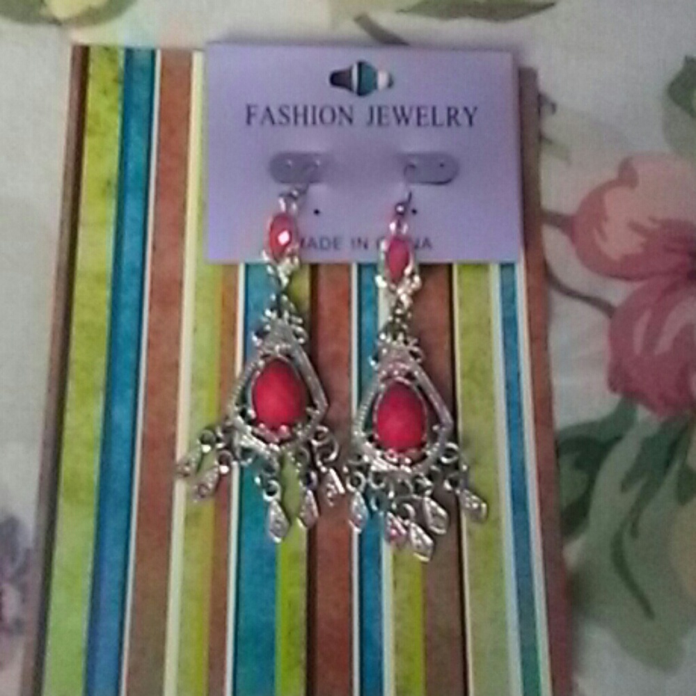 Teardrop chandlier earring