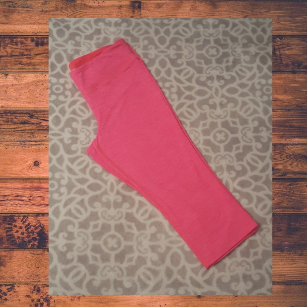 NWOT New Balance Dry Capri Pants