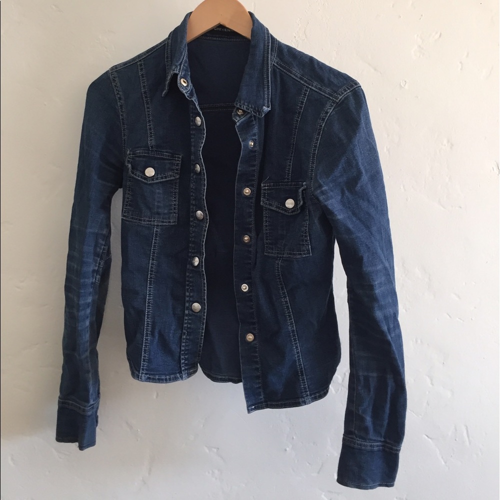 SALE 🔥 Gorgeous soft and fitted denim jacket