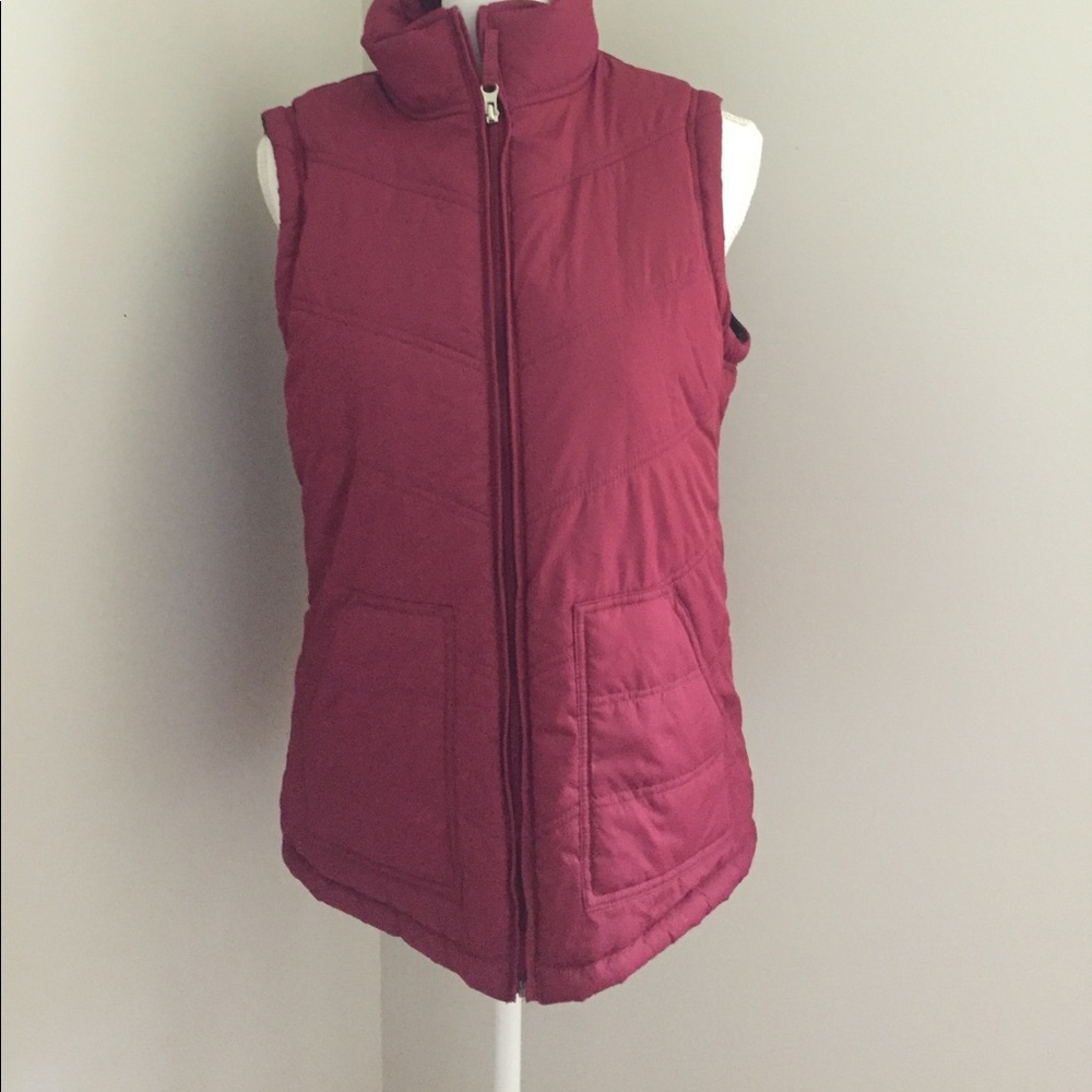 Maroon Bass & co women's puffer vest m