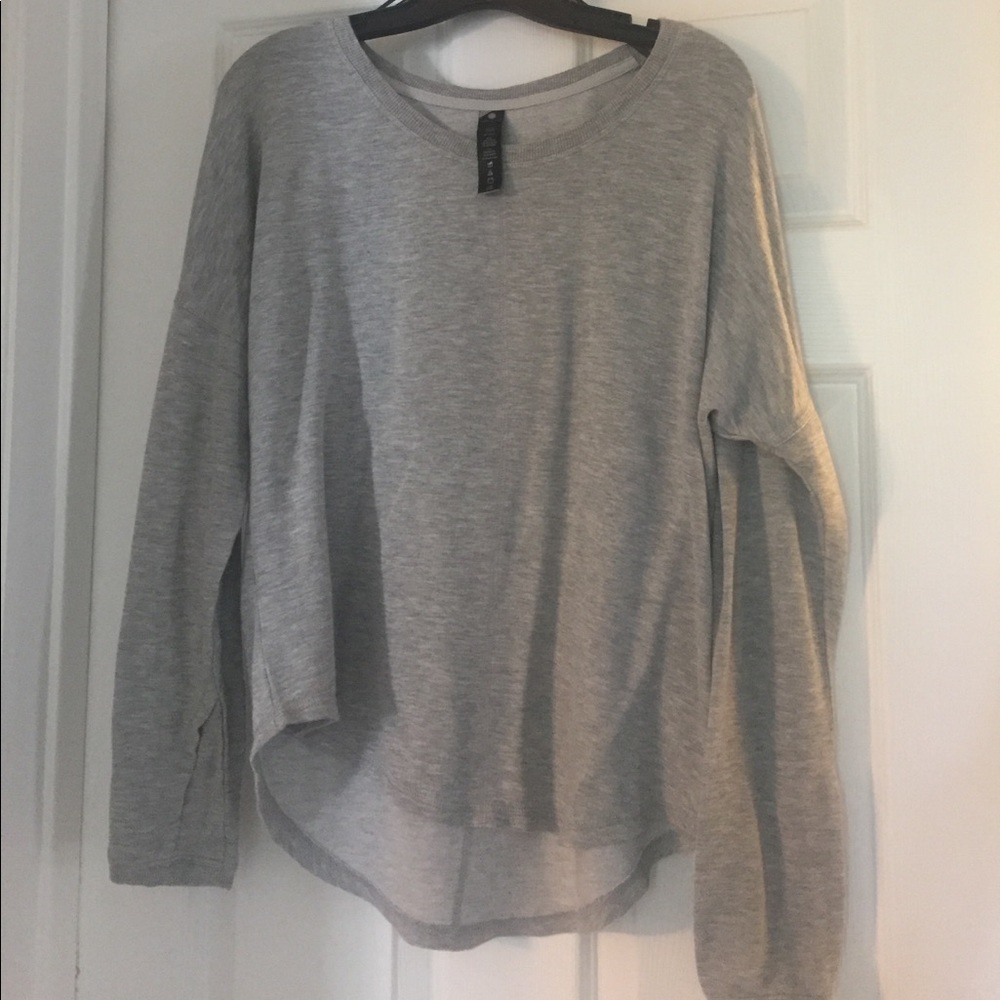 Gray yogalicious light shirt