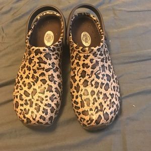 Leopard shoes