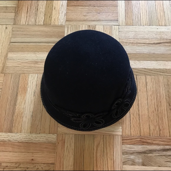 Black John Callanan Cloche Hat from Anthropologie - Picture 7 of 7