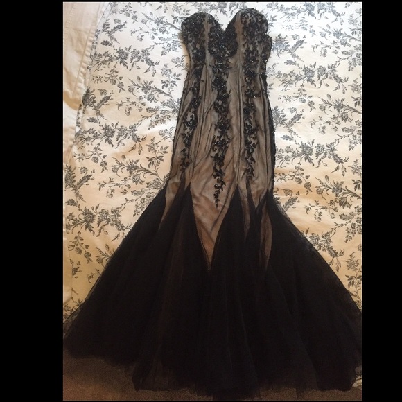 Prom dress - Picture 3 of 3