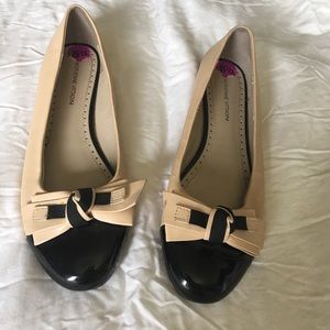 Adrienne Vittadini flats