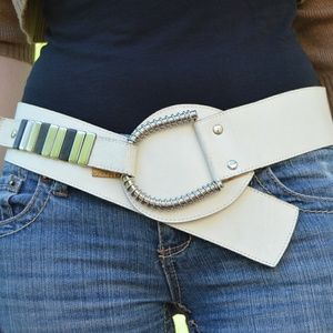 🎉 HP 🎉 Statement Belt with a Retro Look