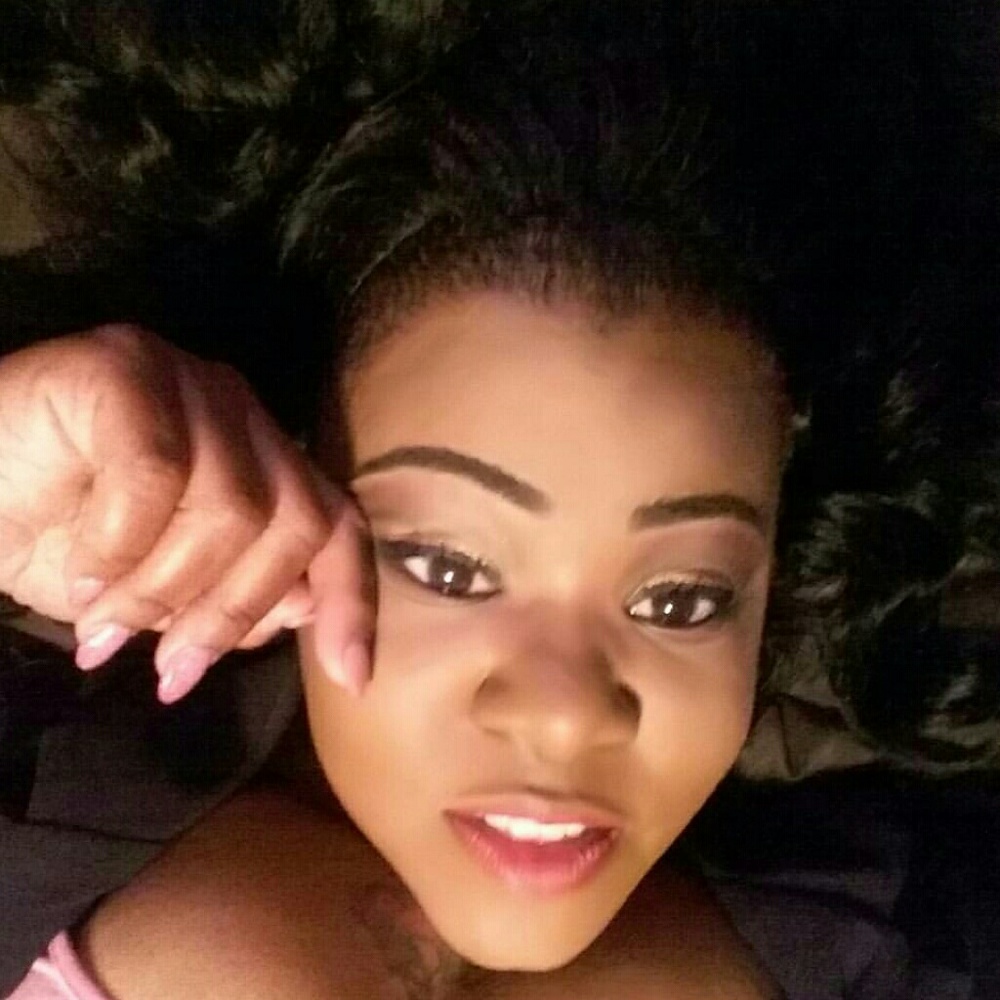 Meet your Posher, Lola