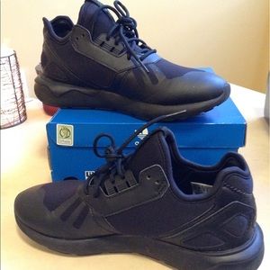 Adidas Tubular kids 5.5