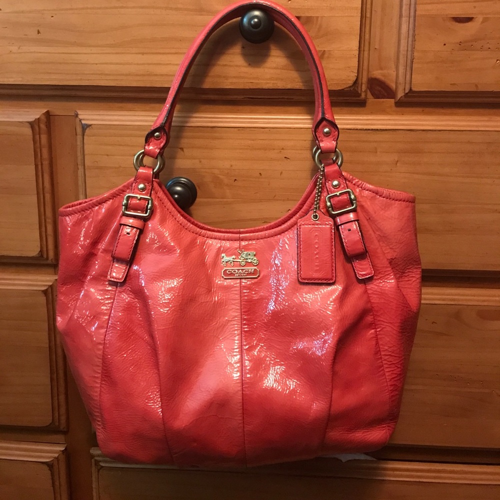 EUC Coach Coral Patent Leather Purse