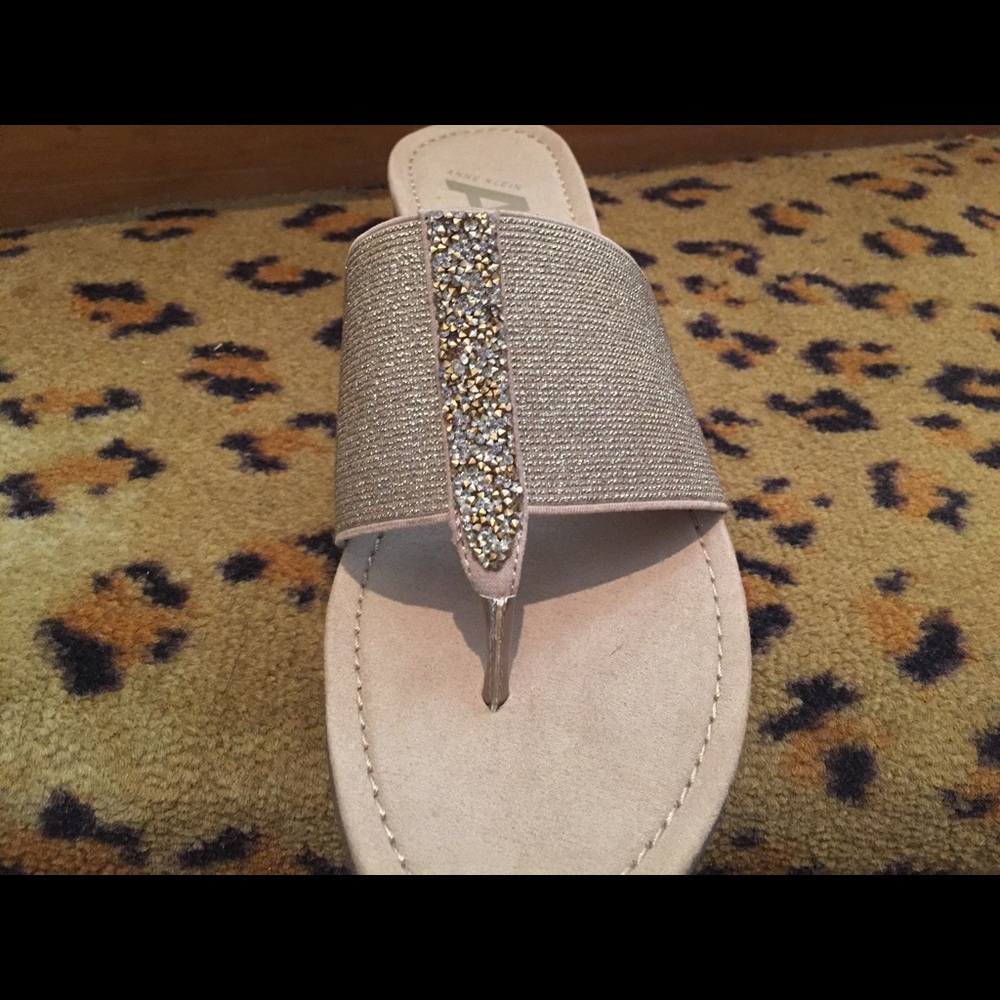 Classy and comfortable gold silver summer sandals
