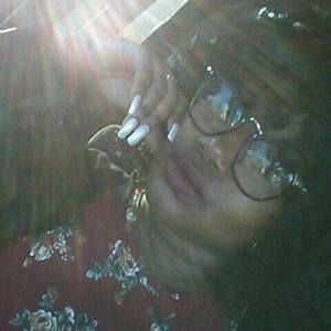 Meet your Posher, Dishanea