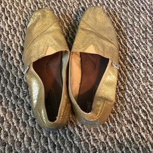 Gold Toms! Size 10