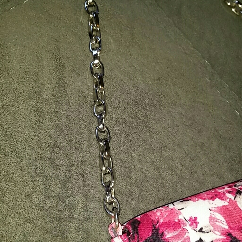 NWOT!! GORGEOUS floral shoulder chain bag - Picture 8 of 8