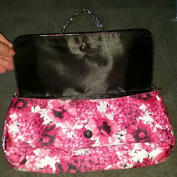 NWOT!! GORGEOUS floral shoulder chain bag - Picture 2 of 8