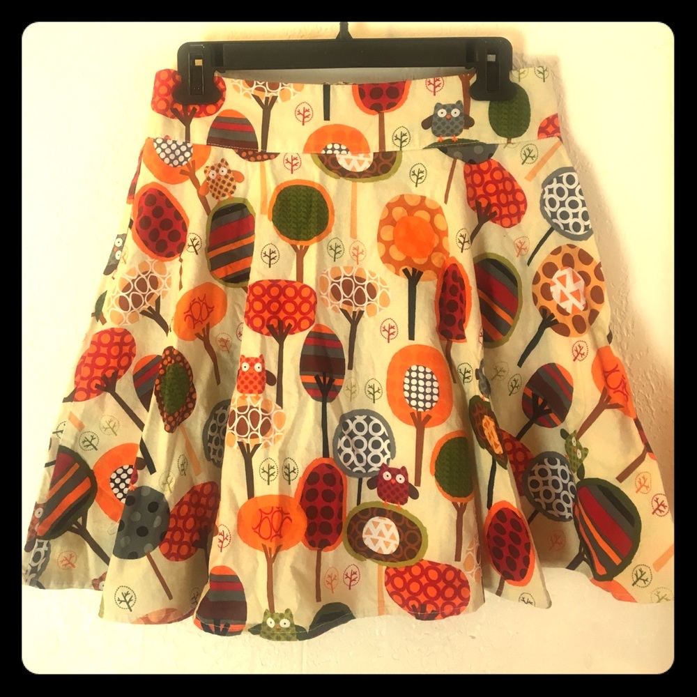 Modcloth, woodland skirt. Size M.