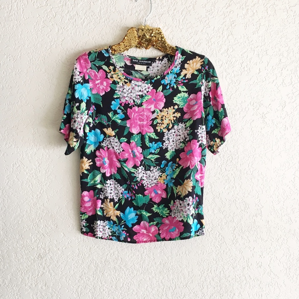 Tropical Floral Short Sleeve Top - Picture 2 of 4