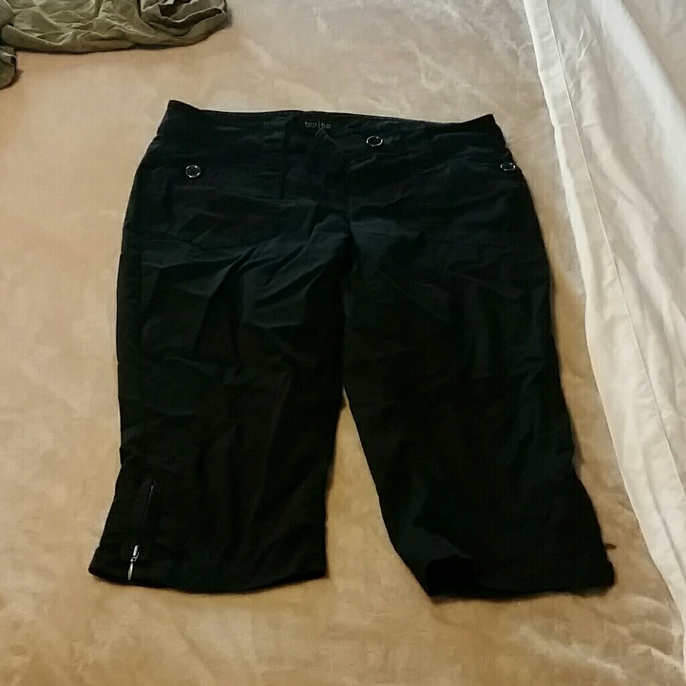 White house black market capris