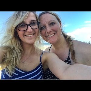 Meet your Posher, April