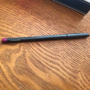 MAC Lip Pencil in Magenta