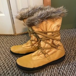 Yellow Lands End Snowboots - 9.5