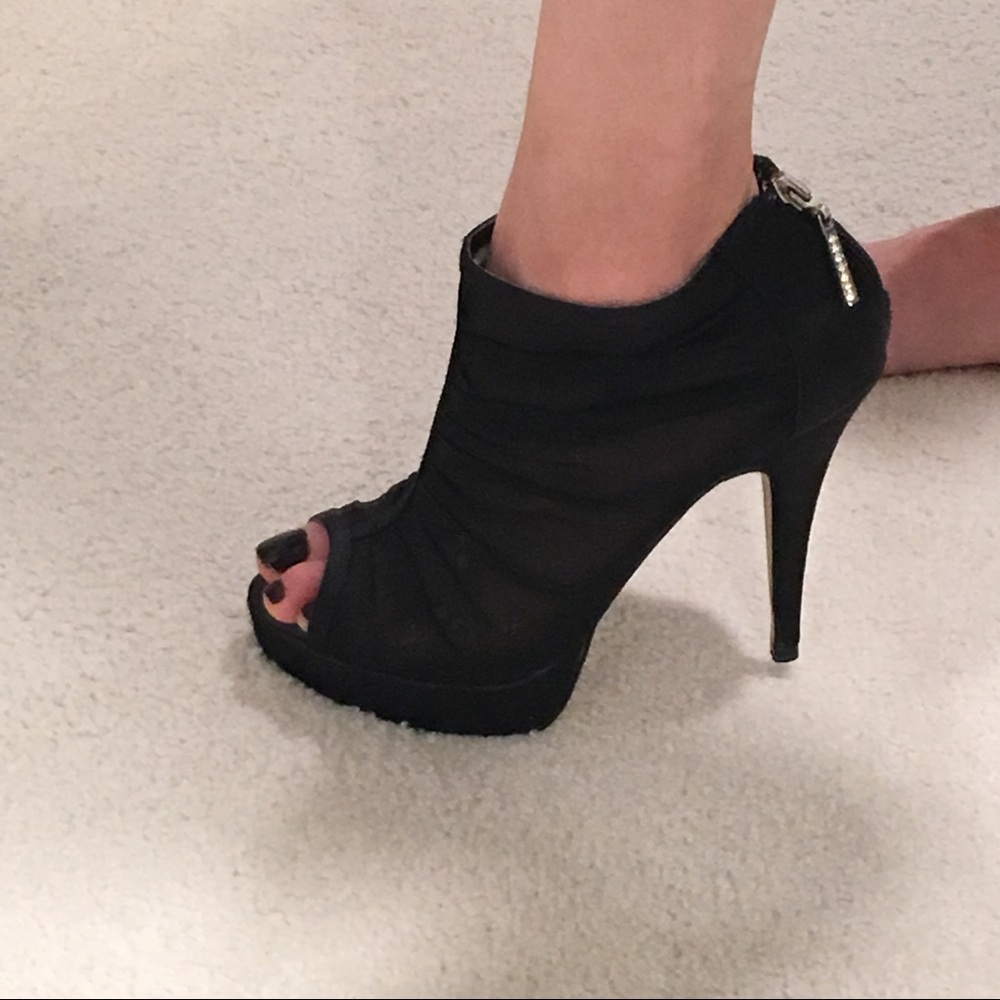 Preowned Chinese Laundry booties