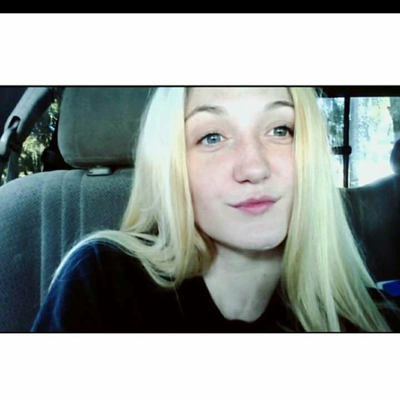 Meet your Posher, Jaclynn - Picture 1 of 1