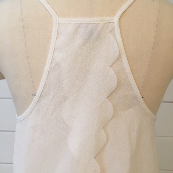 Scallop edge top. ✨ - Picture 5 of 6