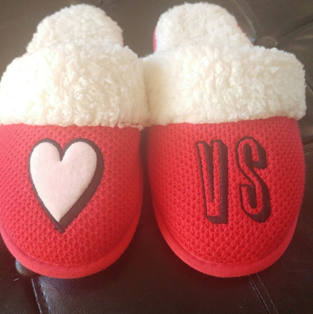 Victoria secret slippers!💖