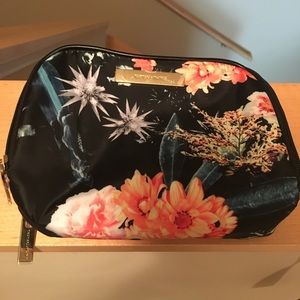 Tartan and Twine makeup bag New