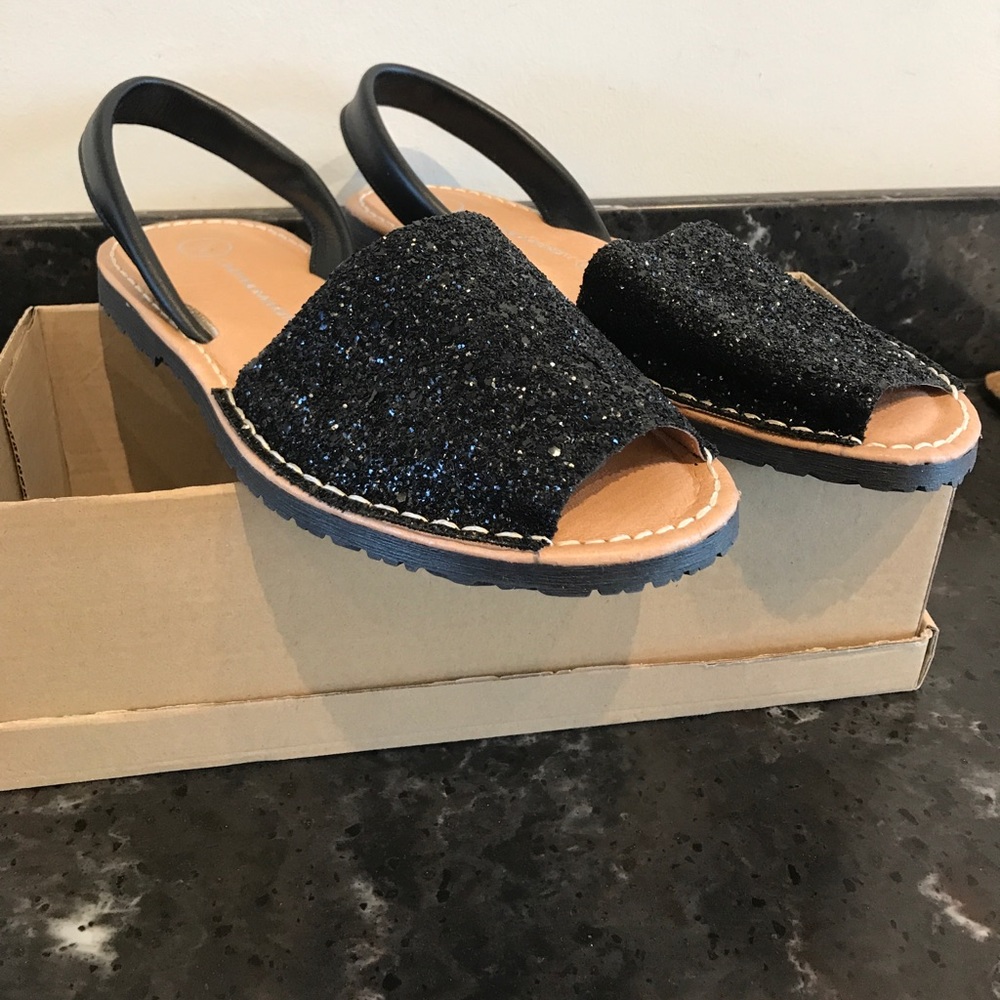 Black glitter slides NWT