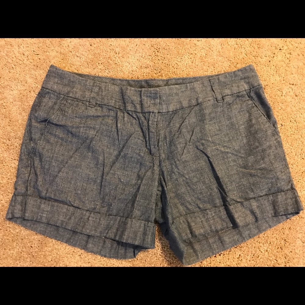 The Limited denim easy short, size 6