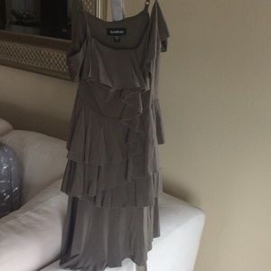 💃🏼💃🏼Bebe Tiered Ruffled Dress SOLD