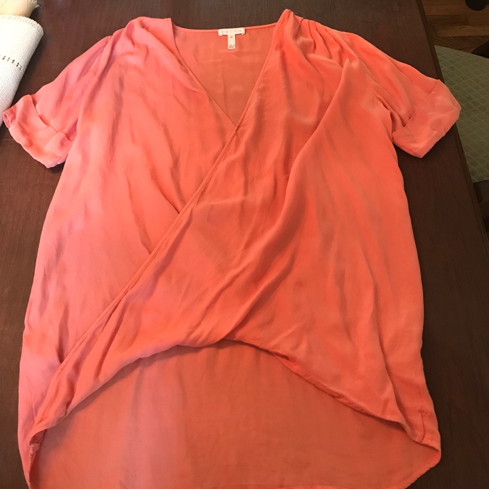 Coral High Low V-Neck Short Sleeve Shirt