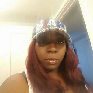 Meet your Posher, Dominique