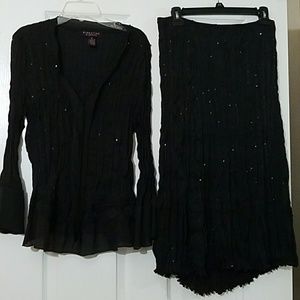 Signature by Robbie bee skirt and top